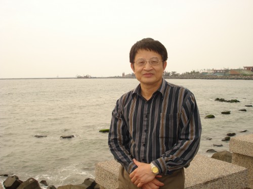 曾華群 特聘教授