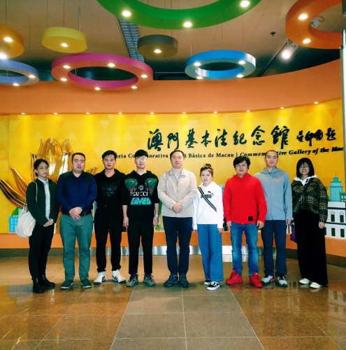 李洪江課程主任率領學生參觀澳門基本法紀念館